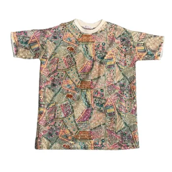 Дамски свободна тениска със средна дължина с къс ръкав, украсени с пайети и дантели